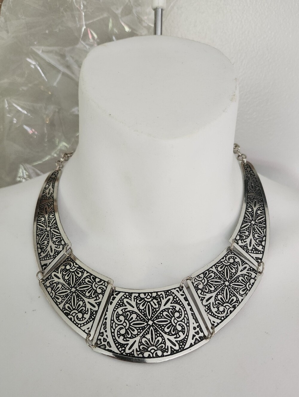 Silver-Tone Engraved Floral Filigree Pattern Panel Statement Necklace